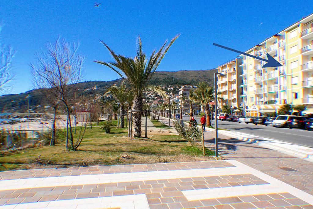 Appartamento Frontemare Marina dʼMarina dʼAndora Εξωτερικό φωτογραφία