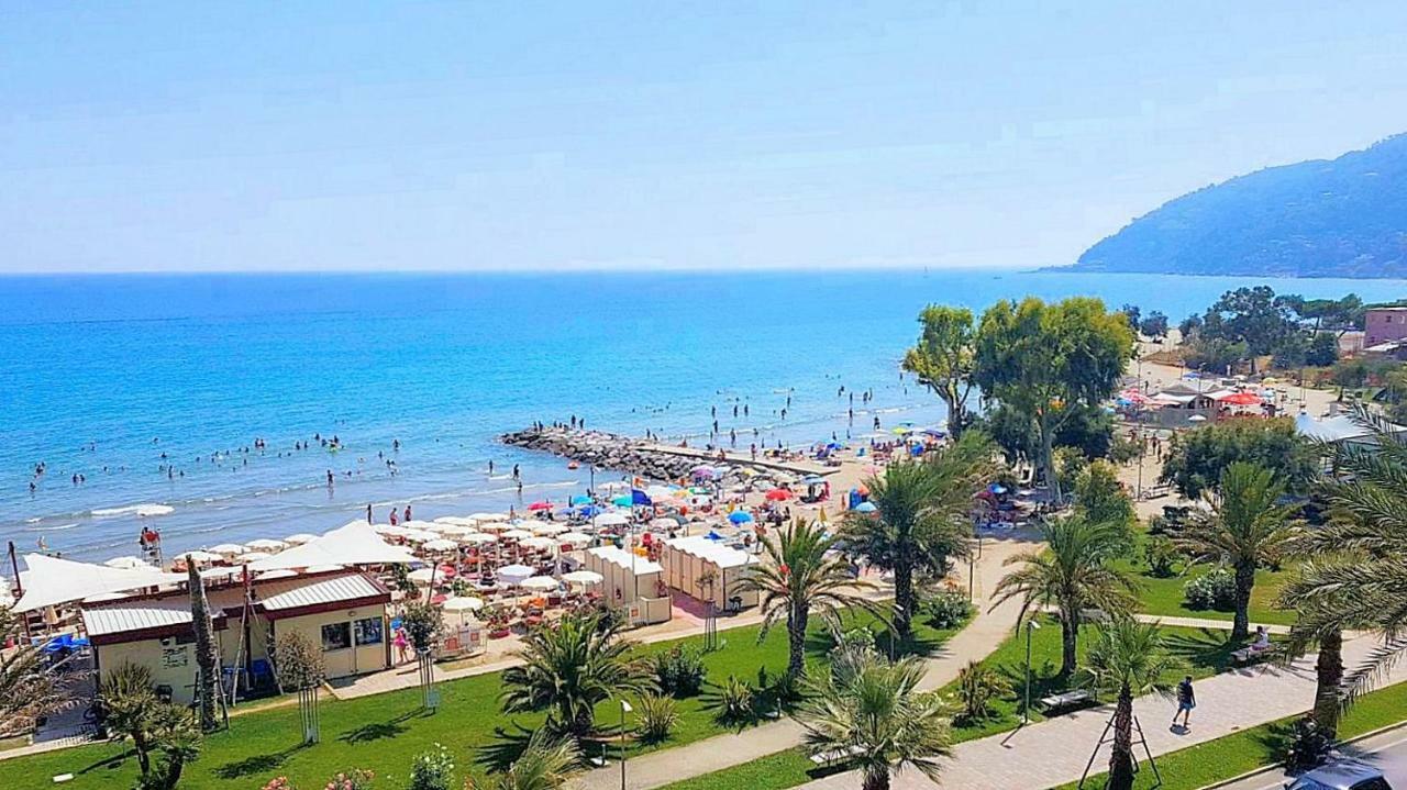 Appartamento Frontemare Marina dʼMarina dʼAndora Εξωτερικό φωτογραφία