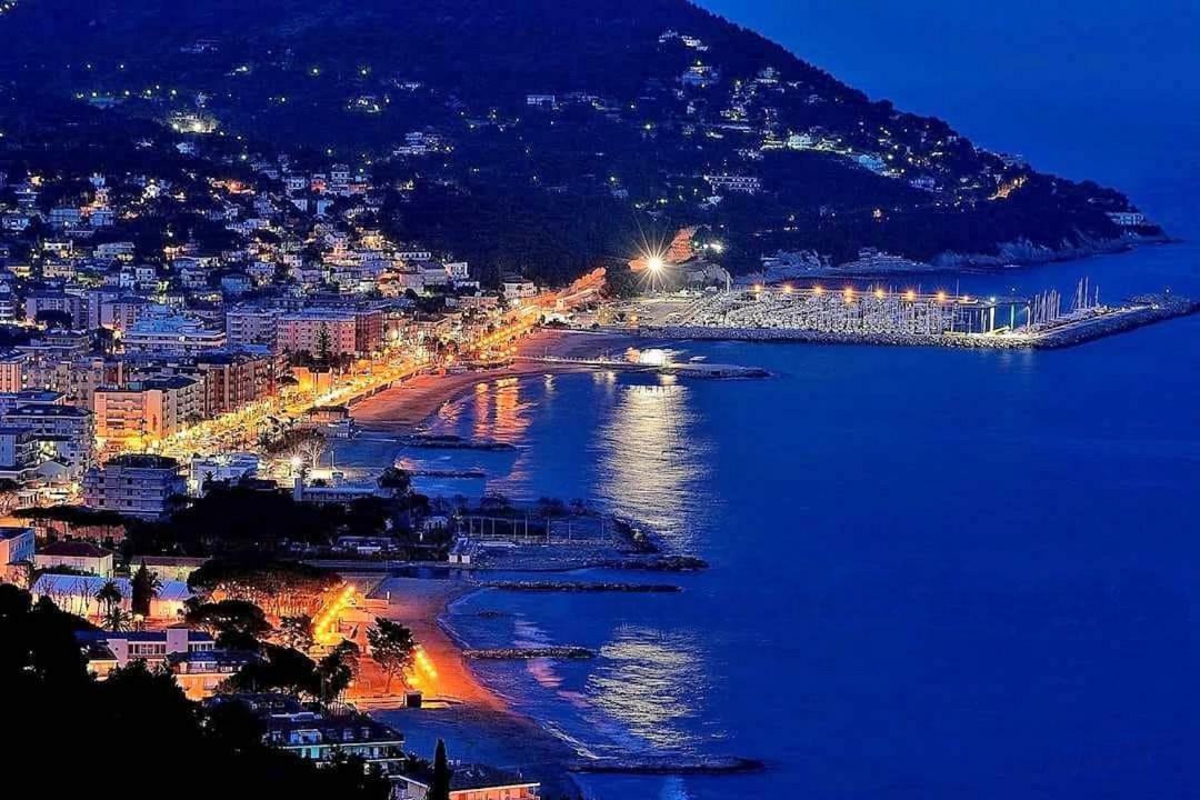 Appartamento Frontemare Marina dʼMarina dʼAndora Εξωτερικό φωτογραφία
