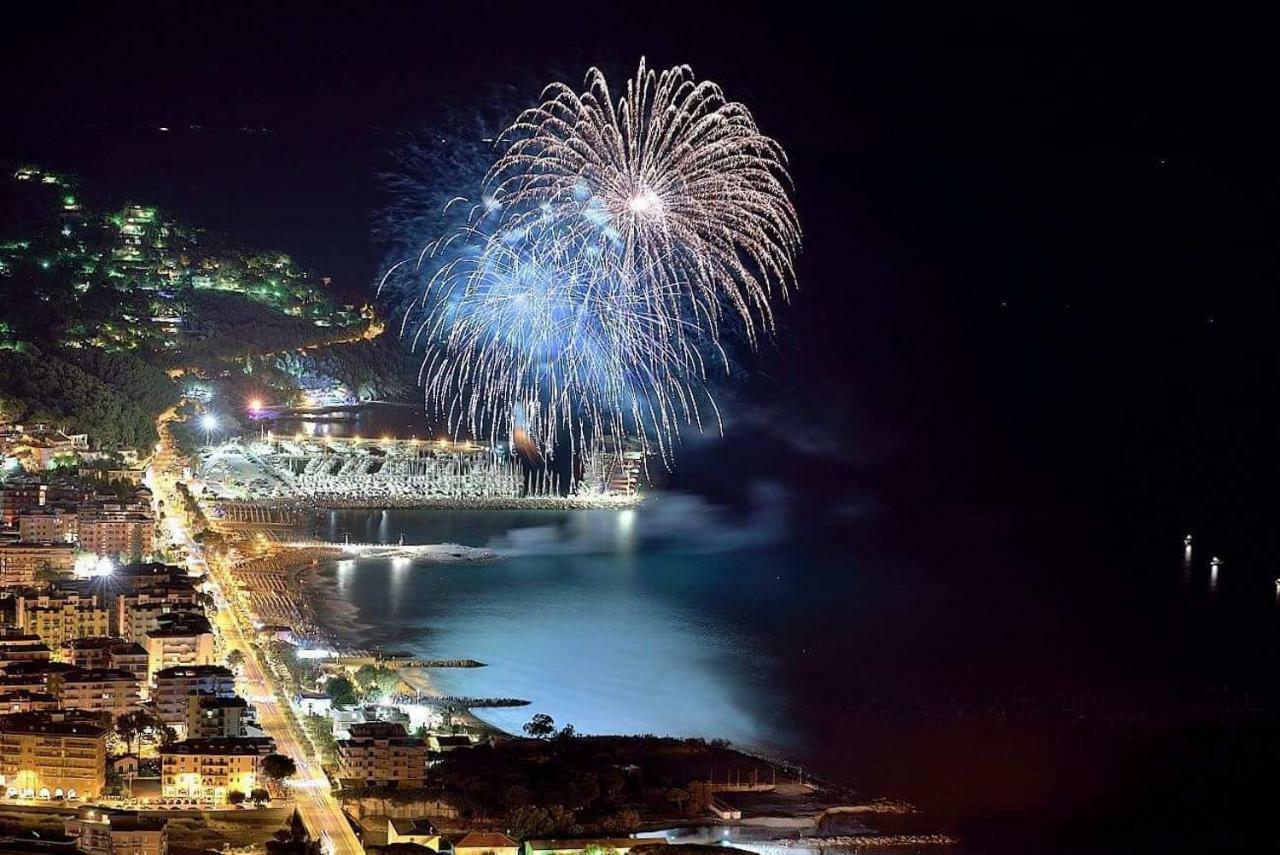 Appartamento Frontemare Marina dʼMarina dʼAndora Εξωτερικό φωτογραφία